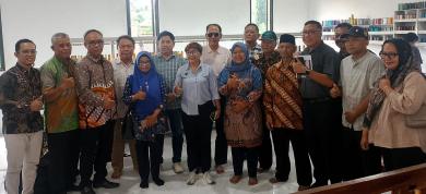 disperindag-diy-mengikuti-kunjungan-komisi-b-dprd-diy-ke-sentra-ikm-bordir--konveksi-joho-sleman